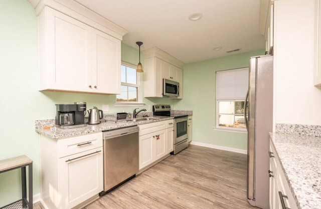 1 BR - Ocean View - Private Full Kitchen/Laundry