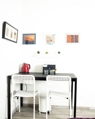 1 chambre 14 m2 + SDB + cuisine + Terrasse en jardin pour 2 voyageurs