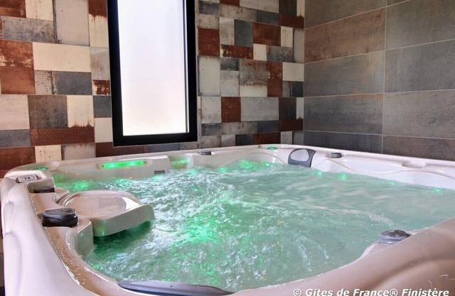 1-Gite 4* NEUF avec SPA intérieur-jardin clos - SEA : Phare des Pierres Noires 1