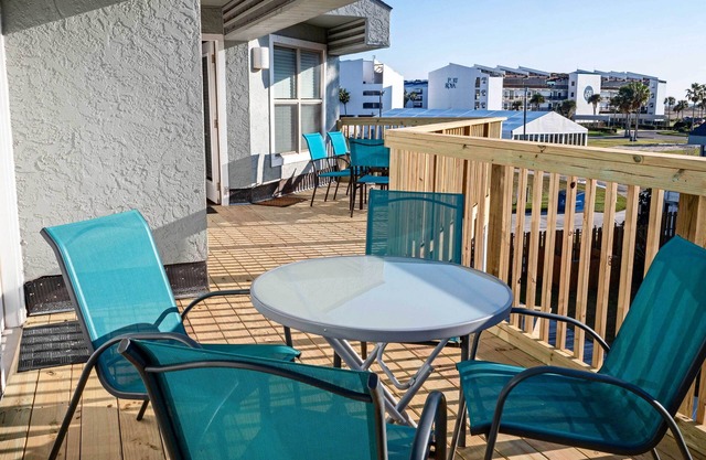 1 Mi to Port Aransas Beach: Condo w/Pool Access
