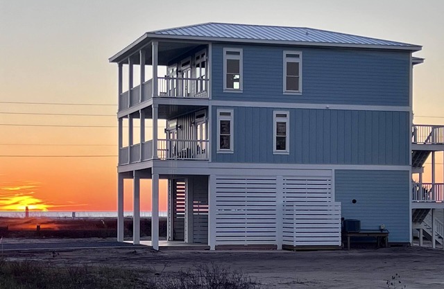 1-Min to Beach | Pool | Boat Parking | Sleeps 10 | Gulf View | Elevator