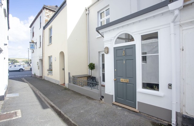 1 Quayside, Appledore - A lovingly restored cottage