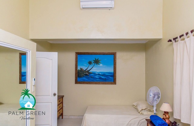 1 Room Shared At The Center Of The City