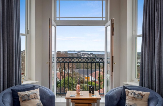 10 Mansion House - Indoor Pool, Sea Views, Gym