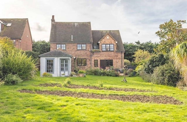 10 Mins to Ascot Races/Windsor Castle, Rural Views