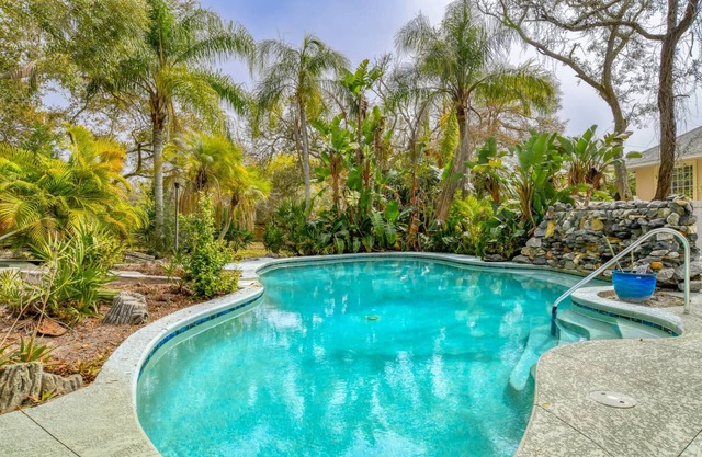 10 Minute Walk to Beach, 3 Minute Walk to River, Backyard Oasis, Private Pool, $300 in Free Tickets!