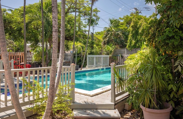 10% Off Adv Rate-Upgraded Cottage-Steps to Famous Duval Street &Historic Seaport