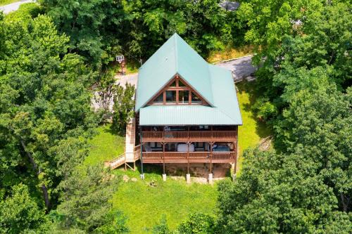 100 Guests Blackthorn: Sister Smokies Homes Luxury Mountain Retreat