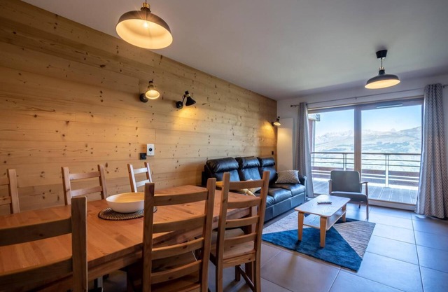 100m from ski slopes, floor -1, view valley, fitness, sauna, hammam, terrace, parking, ski locker
