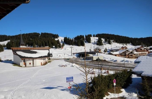 100m from ski slopes, 2nd floor, balcony, tv, ski locker, 33m², Les Saisies