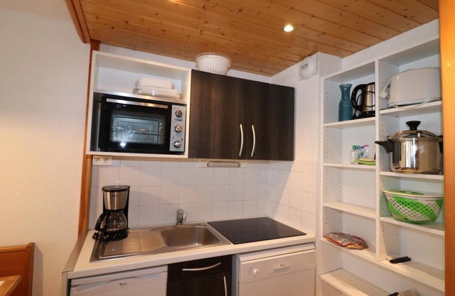 100m from ski slopes, 4th floor, balcony, tv, ski locker, 37m², Tignes