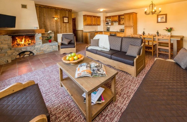 100m from ski slopes, fitness, swimming pool, sauna, balcony, fireplace or stove, tv, ski locker