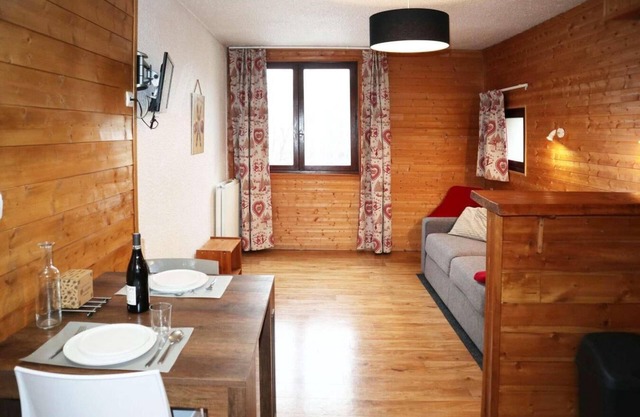 100m from ski slopes, 1st floor, view valley, tv, ski locker, 20m², Les Orres