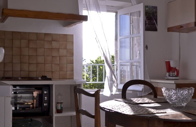100m from the beach, apartment with river view, small garden for meals