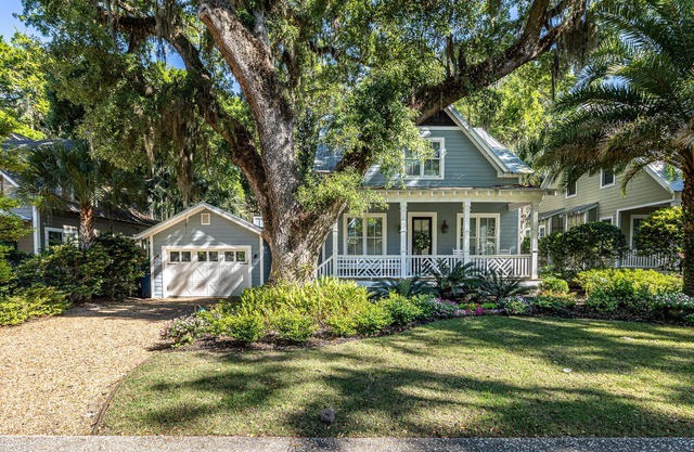 1052 Village Oaks Lane - Walk to Pier and Village!