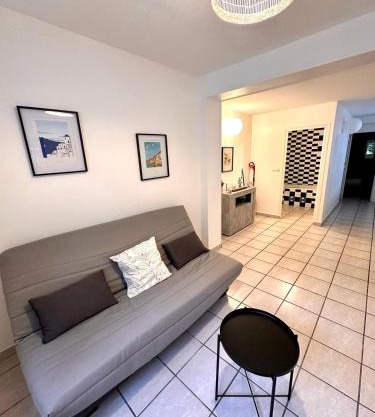 106 Cagnes - T2 avec jardin dans une ancienne villa
