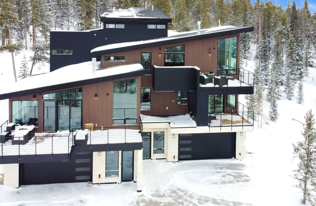 10BR Grand Townhome w/ Multi Million Dollar Views