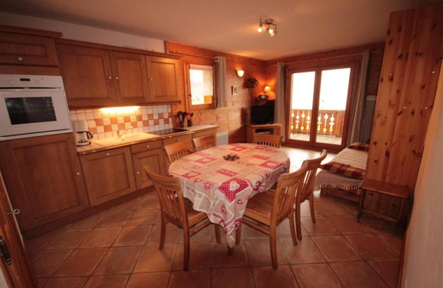 10m from ski slopes, Ground floor, view exceptional, terrace, parking, tv, ski locker, 45m²