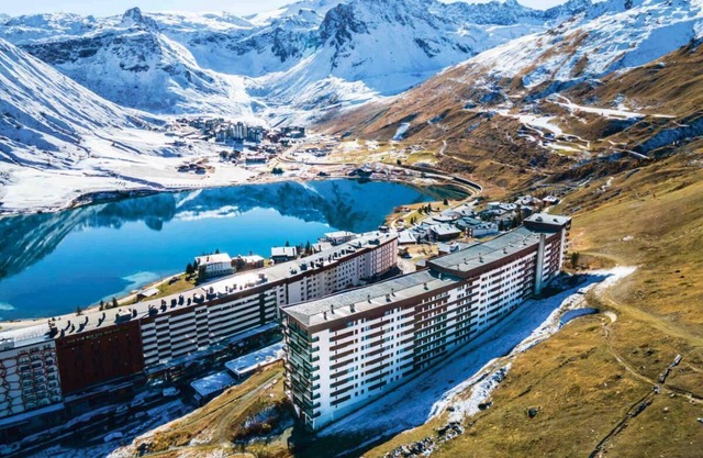 10m from ski slopes, 4th floor, balcony, tv, ski locker, 74m², Tignes