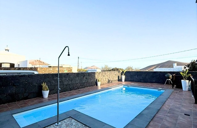 12 min walk from Lagomar Museum! Ideal to enjoy your pool with your family.