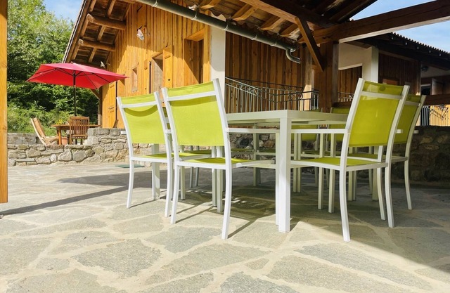 12-person chalet with pool