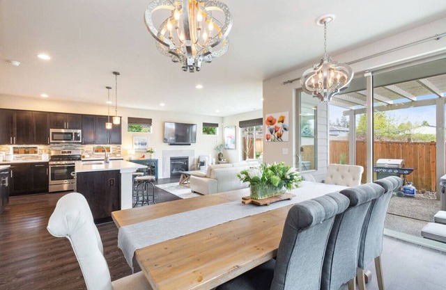 125 - Deluxe & Spacious~Gym~Hot Tub