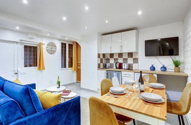 129 Dilana - Charming Apartment Near République