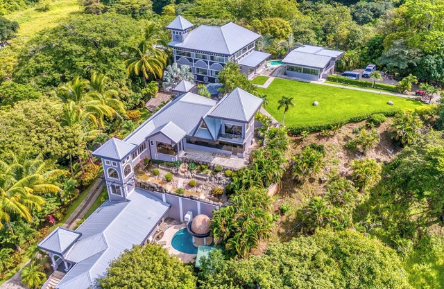 12BR Luxury Resort. Pool, Ocean Views, 24/7 Security, Events, Weddings, Nosara