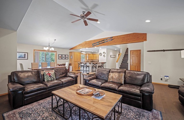 13 Dutchman | 5 BR/4.5 BA, Sleeps 11