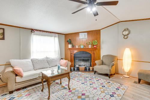 13 Mi to OKC Edmond Home with Playground Access!