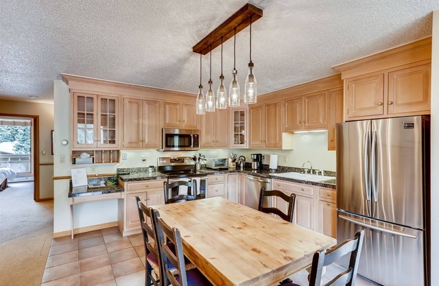 131 W Meadow Dr., Scorpio #403, Vail Village - Near Lifts, Wood Burning Fireplace