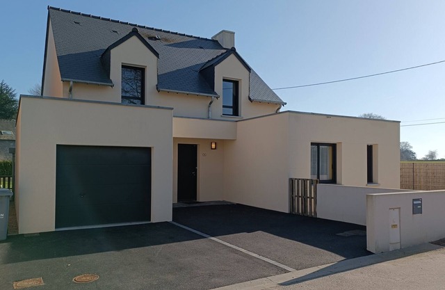 136 m2 house at the foot of Dinan, near La Rance