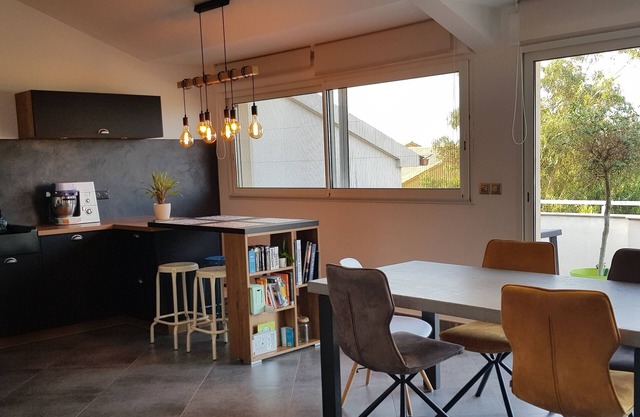 145m2 roof villa with unobstructed view of the sea, pond and islands,