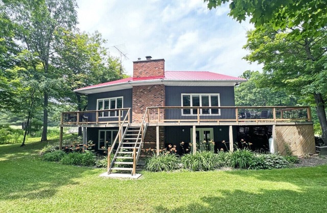 147 Concession 1 Rd · Forest Hideaway | Autumn Colors & Fireside Nights