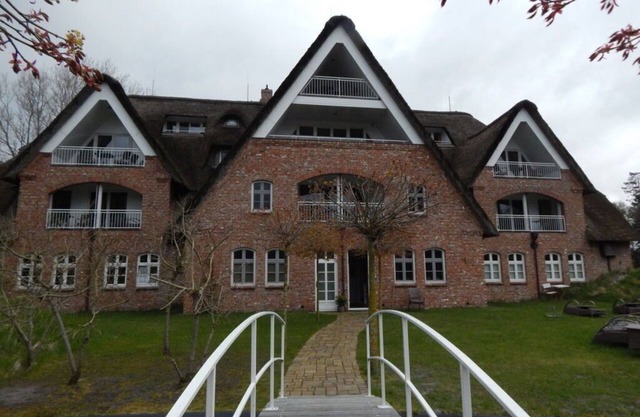 15 Böhler Brise Modern retreat