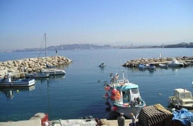 15 meters from the sea Beginning of the coves House with 2 terraces