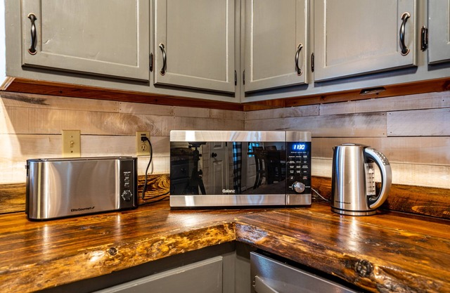 15 minutes from Blue Ridge, pet friendly