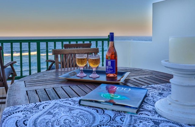 15 Skiathos-Spacious Family Beachfront apartment