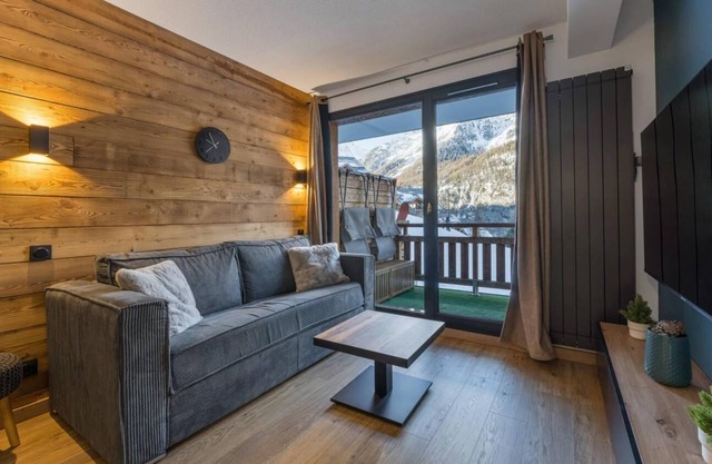 150m from resort center, 3rd floor, view resort, fitness, swimming pool, sauna, balcony, tv