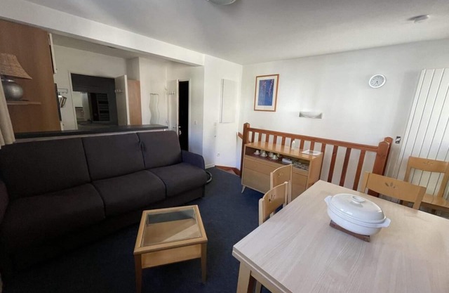 150m from ski slopes, 3rd floor, view resort, fitness, swimming pool, sauna, tv, ski locker, 35m²