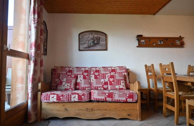 150m from ski slopes, Ground floor, view valley, balcony, tv, ski locker, 49m², Peisey-Vallandry