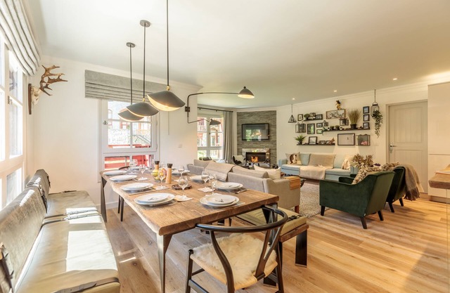 156/158 Manoir Savoie Arc 1950 luxury 4 bedroom, all en-suite flat