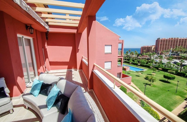 170m² Penthouse with Sea View with Pool, Wi-Fi & Terrace