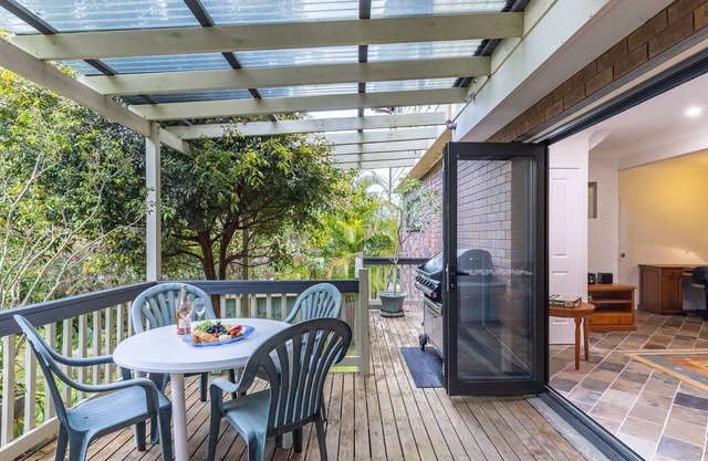 18 Irene Crescent - pet friendly holiday home