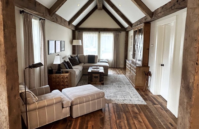 1800s Mining Cabin reimagined as luxury retreat - central downtown Crested Butte