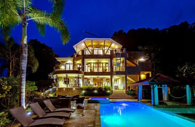 180° of ocean view at Dominical, Costa Rica