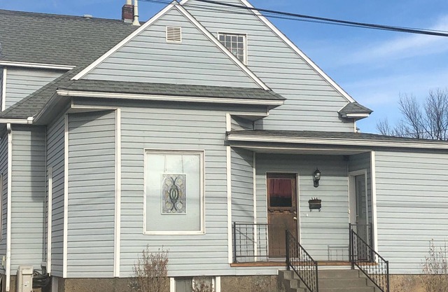 1900 Vintage home in downtown Pendleton.