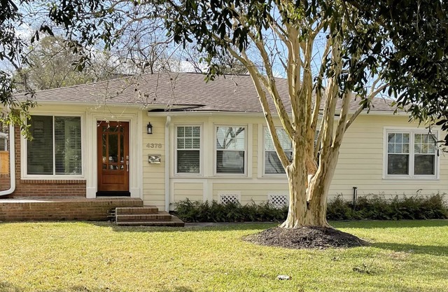 1930’s Cottage adjacent to University of Houston.