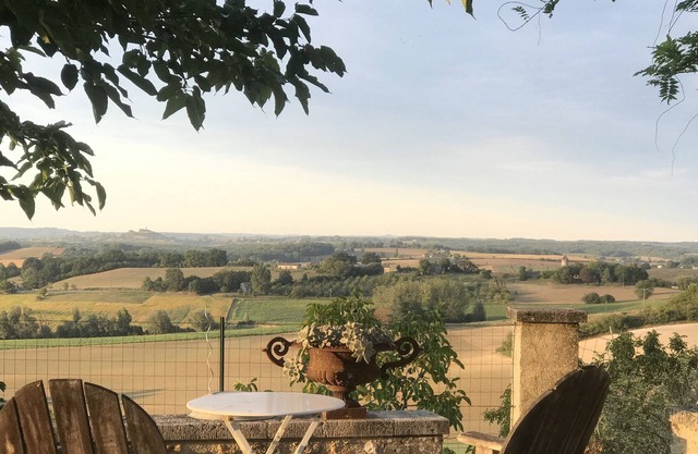 19s country house with panoramic view