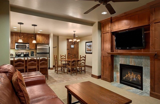 1Br, 1.5Ba Master Suite Grand Lodge On Peak 7, December 13 - 20, 2025